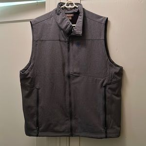 Men’s Ariat soft shell vest